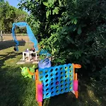Casa de Férias Maison Spacieuse Avec Piscine Et Jardin *