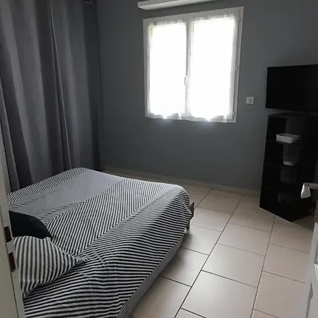 Maison Spacieuse Avec Piscine Et Jardin