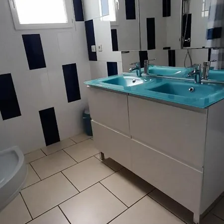 Дом отдыха Maison Spacieuse Avec Piscine Et Jardin