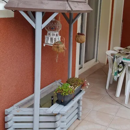Maison Spacieuse Avec Piscine Et Jardin * Уртен