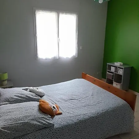 Holiday home Maison Spacieuse Avec Piscine Et Jardin Hourtin