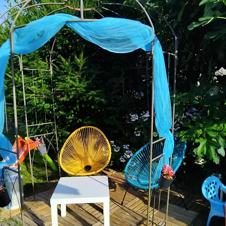 Maison Spacieuse Avec Piscine Et Jardin * Уртен